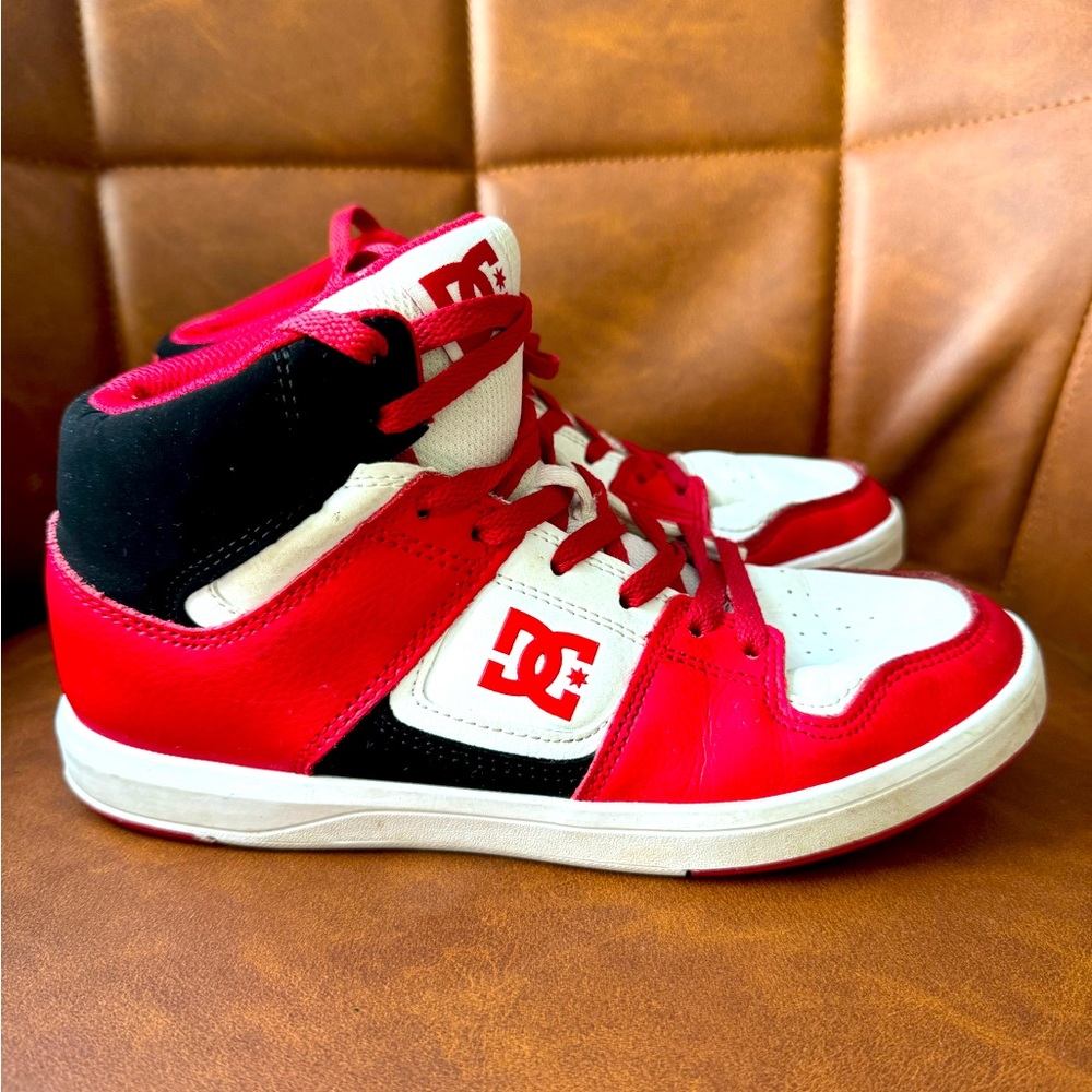 Youth DC sneakers size 5. Whit and Red leather with black suede.